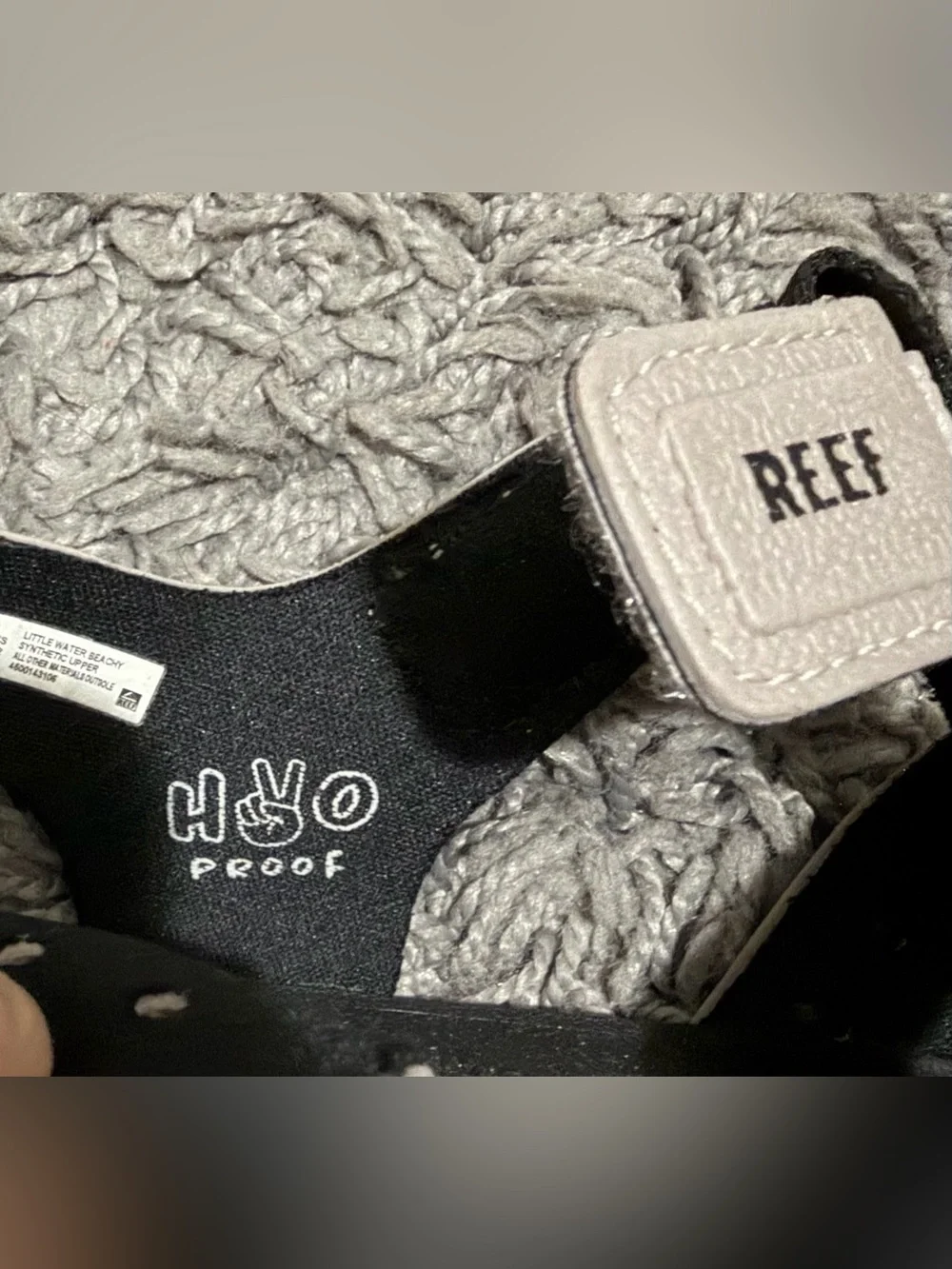 Reef- **Never Worn** Kids Beige and Black Sport Fisherman Sandals